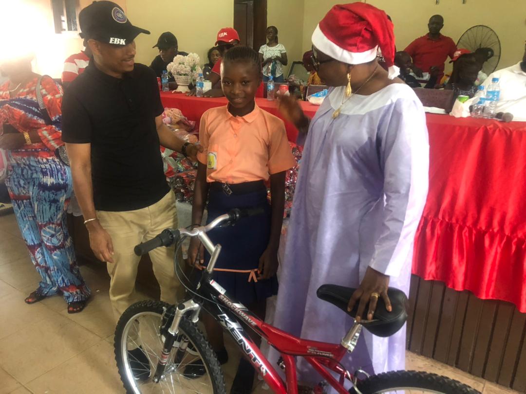 APC Hosts Christmas Party for Children