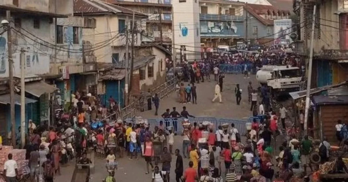 Street Traders’ Eviction… An Exercise in Futility?  STREET TRADERS ARE NOT THE ONLY REASON FOR STREET CONGESTION IN FREETOWN  – Abacha Street Traders