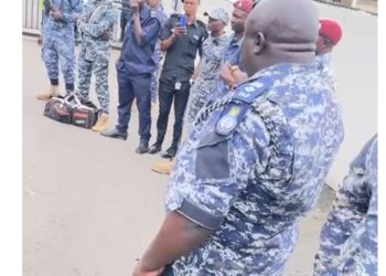 POLICE BLOCK LAWYERS’ EGM