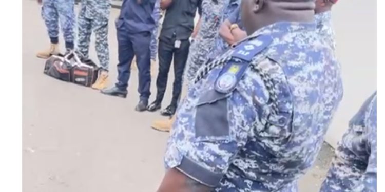 POLICE BLOCK LAWYERS’ EGM