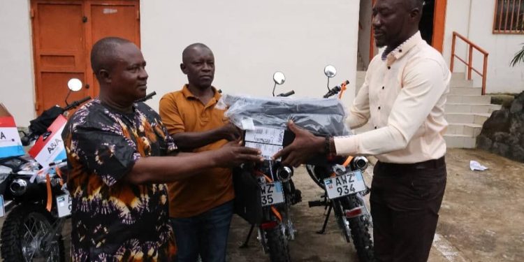 CARE Sierra Leone Strengthens Local Health Partners’ Capacities through Equipment Handover
