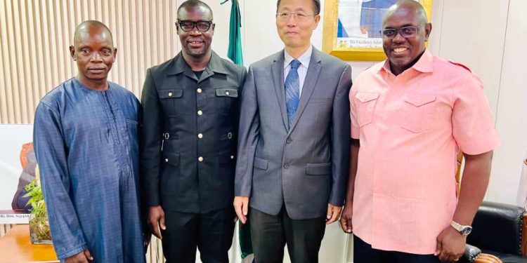 DEPUTY CHINESE AMB. PRESENTS CHEQUE TO LEADERSHIP OF PARLIAMENT FOR CONSTRUCTION OF MOBILE OFFICES