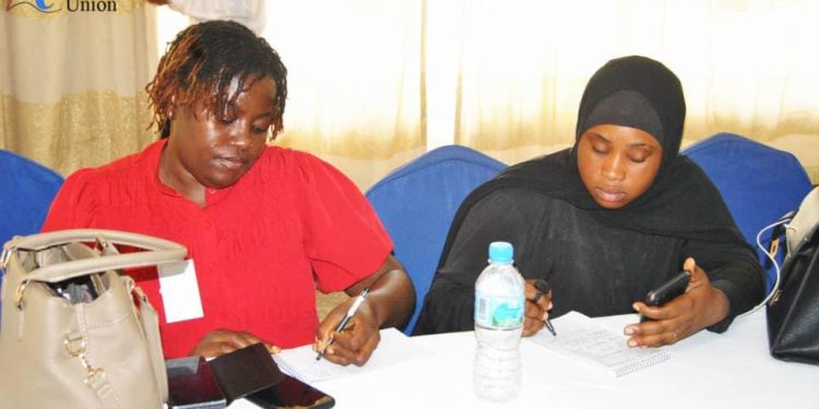 Institute for Development and SLRU Train 25 Journalists in research for better Reporting