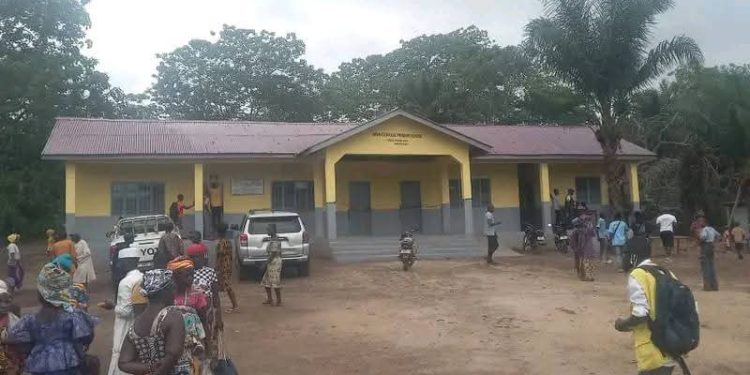 Little Steps Hands Over Modern Primary School to Gbonkoboh Kayaka