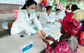 Chinese Military Doctors Bring Free Healthcare to Rural Sierra Leone in Joint Outreach with Leone Rock Metal Group​ 