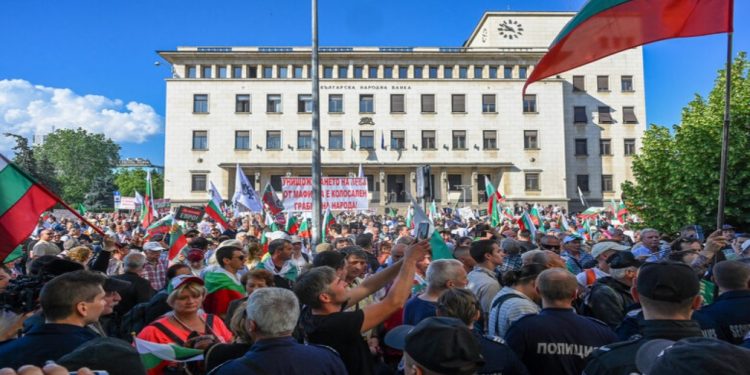 Bulgaria: Large Protests against the Euro