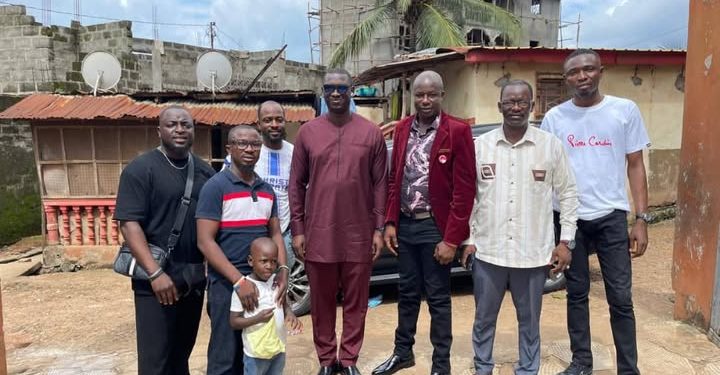 Dr Ibrahim Bangura donates SLE50,000 to the Youth and Young Fellowship