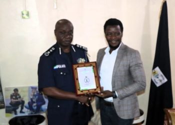 SLAJ PAYS COURTESY CALL ON IGP SELLU
