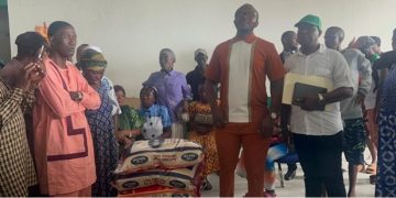 SLPP Deputy National Chairman Engages Grassroots at Party HQ, Donates Bags of Rice and Cash as Symbol of Care and Commitment