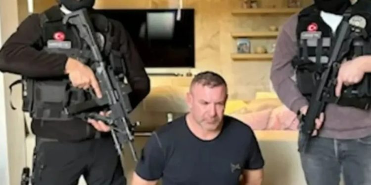 Who is Don Vito Abdullah Alp Üstün and where is he from?