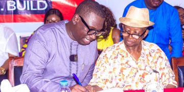 Dr. Ibrahim Bangura Donates Le 500 Million to APC Northwestern Region; Announces Additional Le 1 Billion Support to the National Executive