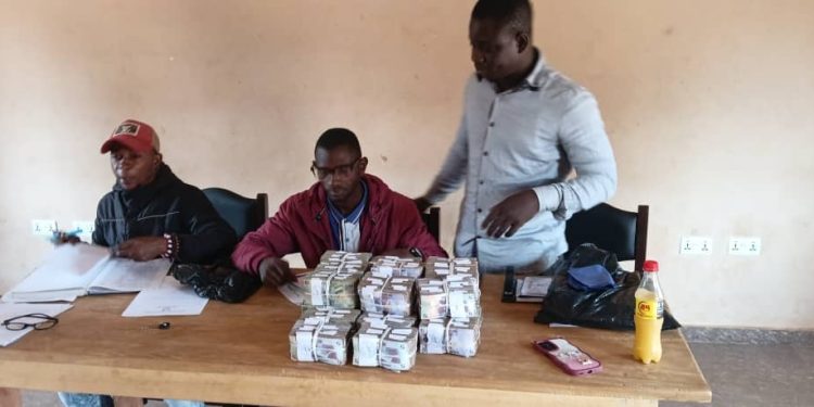 ALHAJI MUSA TARAWALLY GIVES DEVELOPMENT LOANS TO FALABA COOPERATIVE SOCIETY