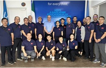 Chinese Doctors Conduct First Aid Training for UNICEF Staff in Sierra Leone