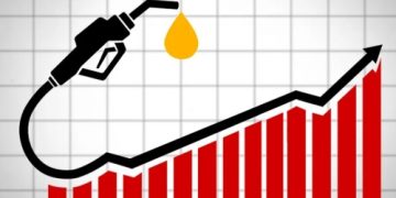 China Cuts Fuel Price Hikes to Ease Pressure on Drivers