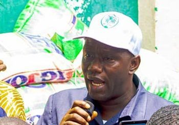 SLPP Chairman Donates Rice and Cash to Grassroots Supporters