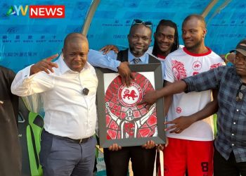 East End Lions Honour Chairman Navo with Birthday Plaque