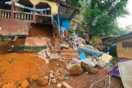 House Collapses at Calabatown, Families Lose Property